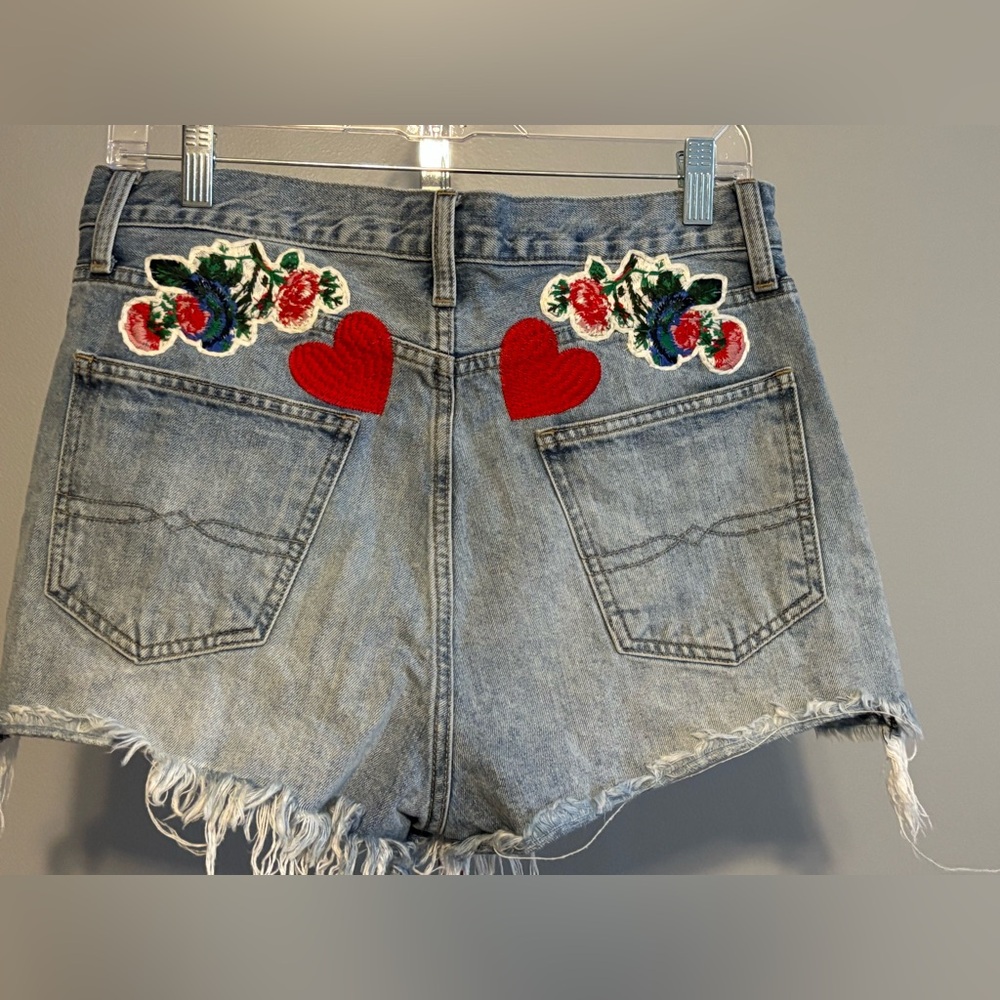 Lucky Brand Shorts heart floral embroidery Cut Off Button Fly Raw Hem 10